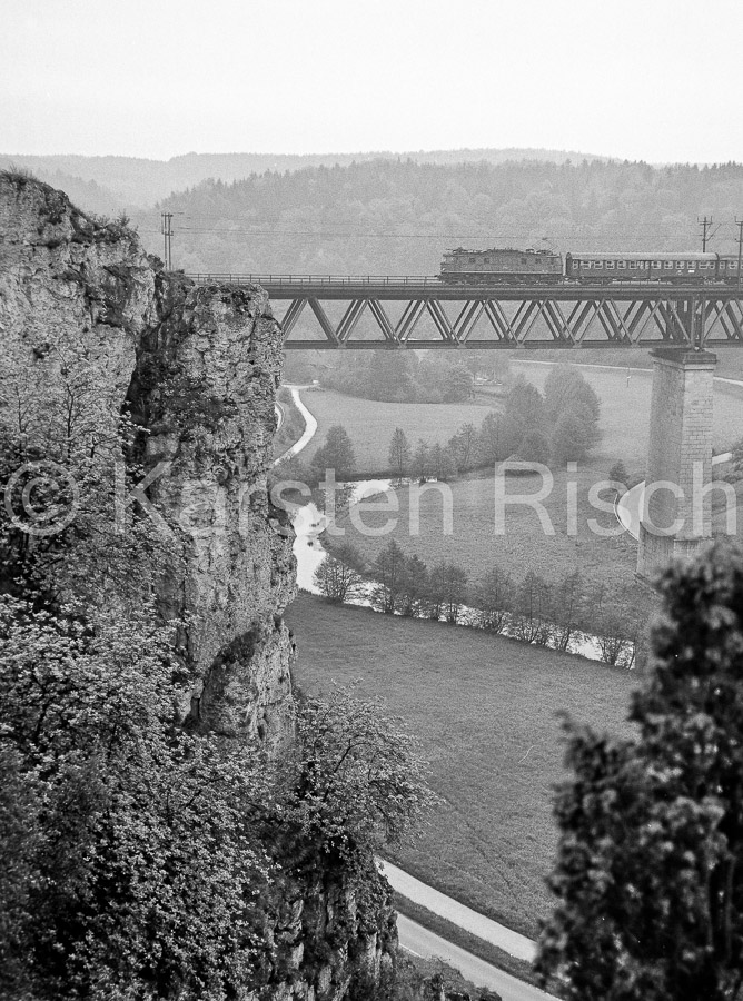 880 26,0 - 1983 16_KR35514