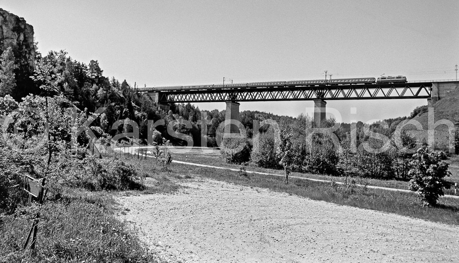 880 26,0 - 1983 17_KR35691