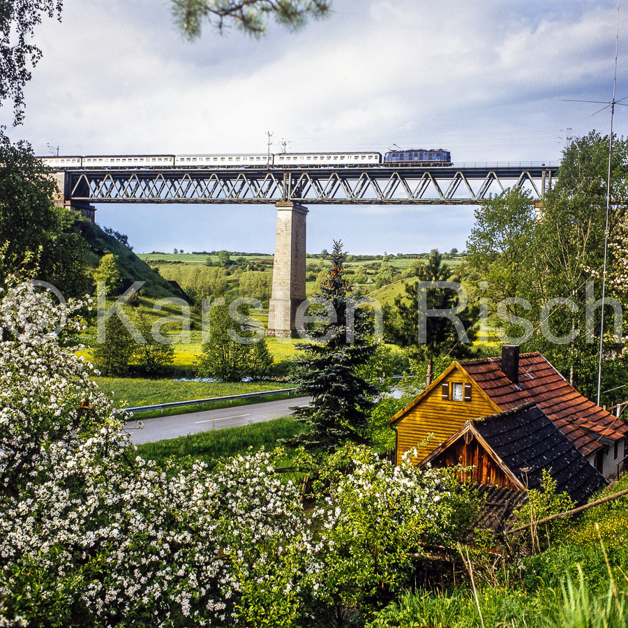 880 26,0 - 1983_KR33944