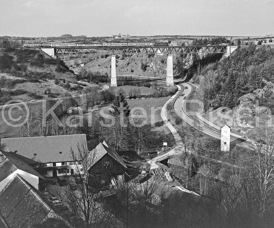 880 26,0 - 1984 18_KR46692