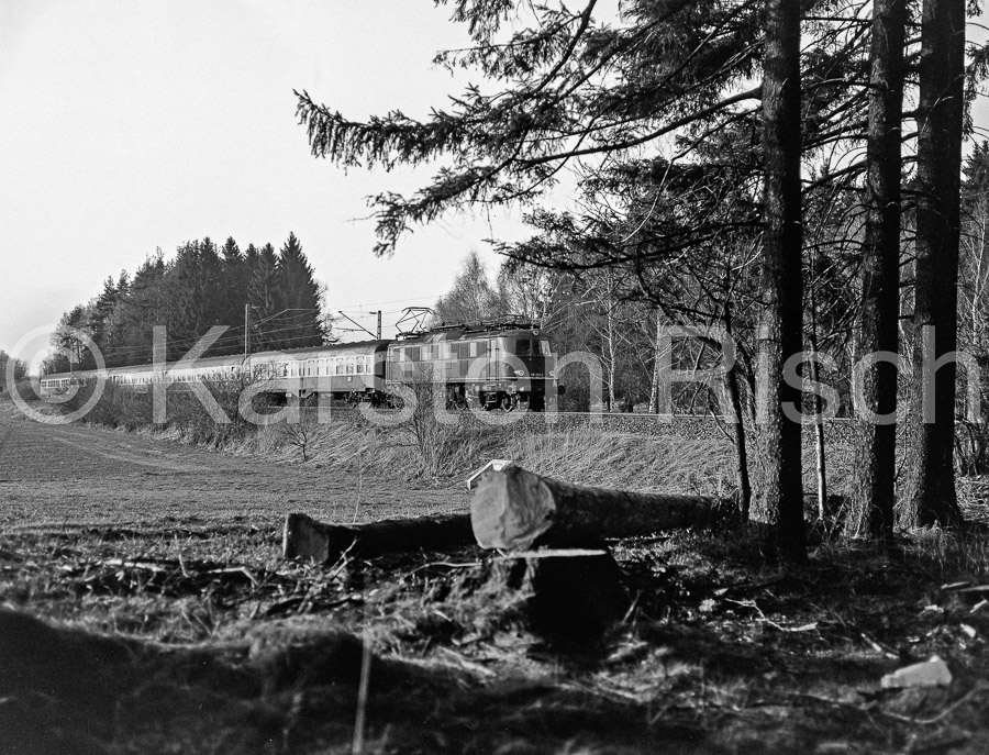 880 28,0 - 1984 17_KR46686