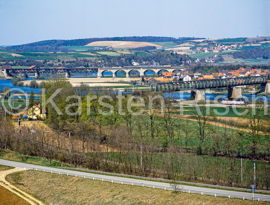 880 3,3 - 1984_KR10054