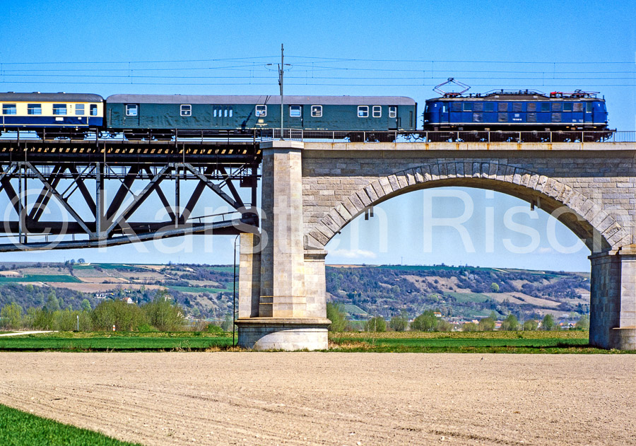 880 3,4 - 1984_KR10057