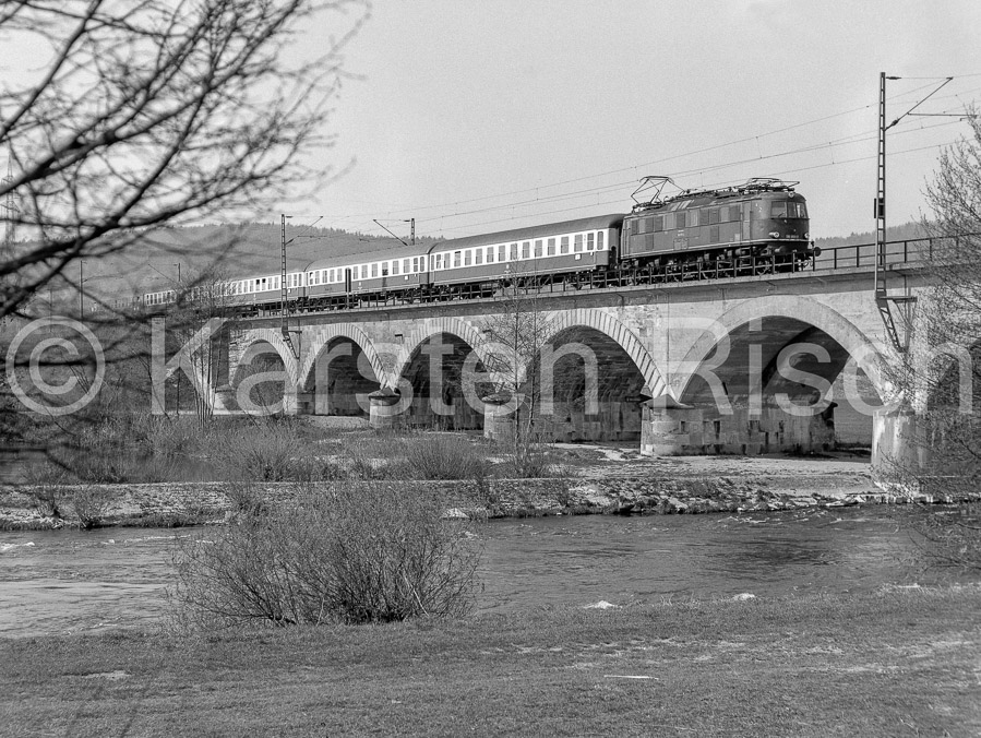 880 3,5 - 1984 24_KR46783