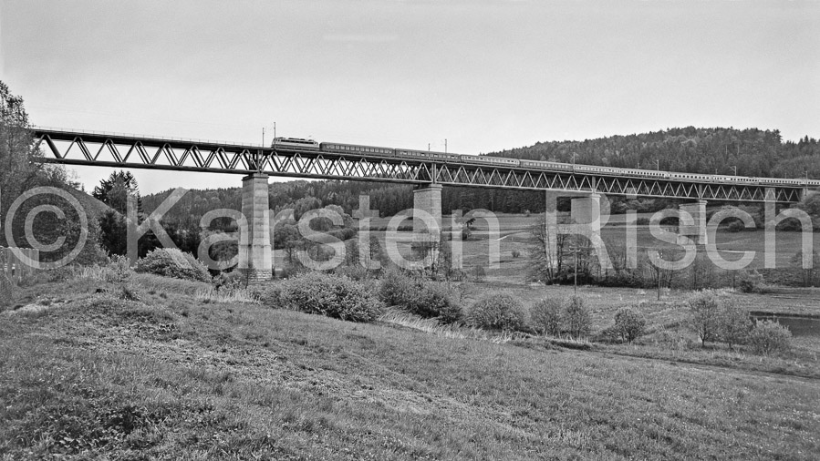 880 54,1 - 1983 11_KR35655