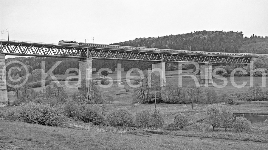 880 54,1 - 1983 16_KR35509