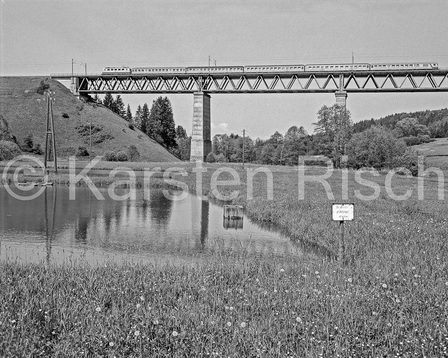 880 54,1 - 1983 21_KR35560