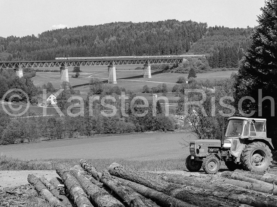 880 54,1 - 1983 21_KR35563