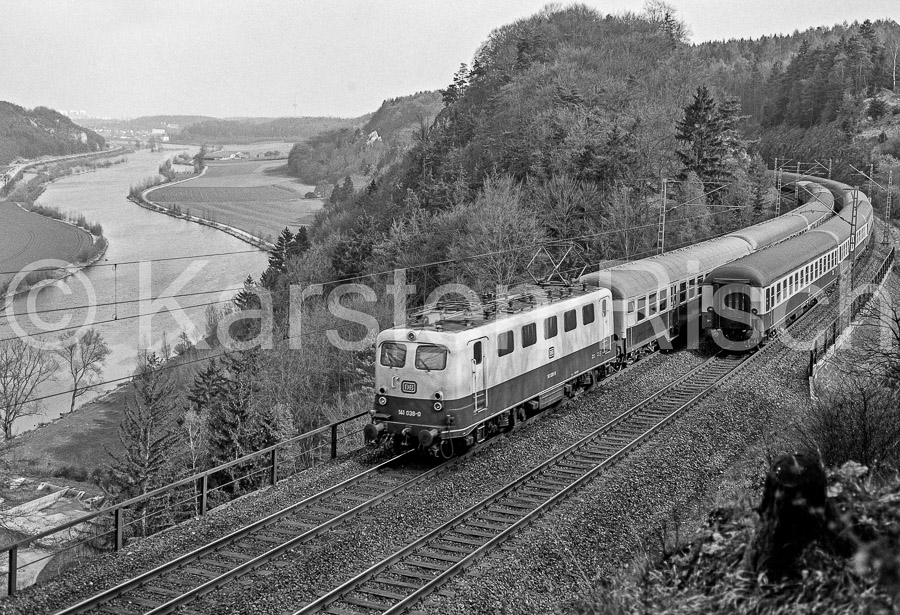 880 9,0 - 1984 21_KR46731