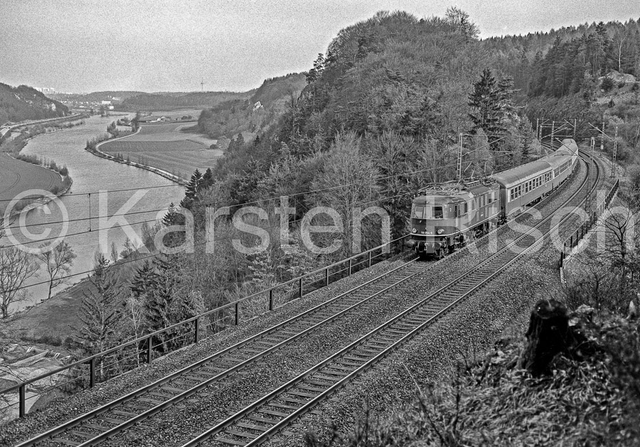 880 9,0 - 1984 21_KR46733