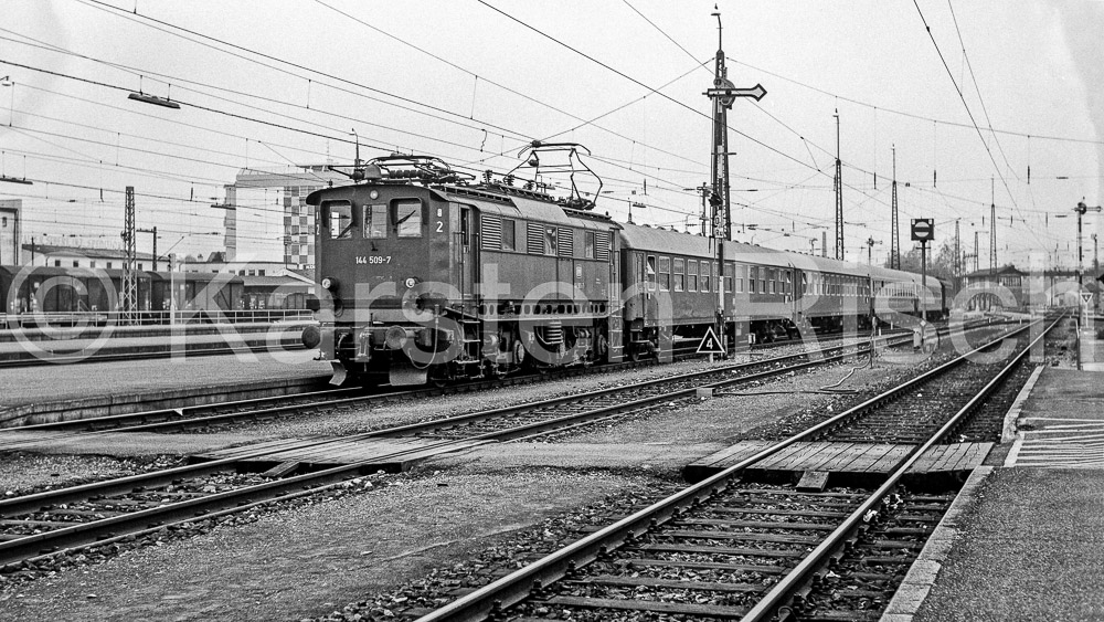 954 0,0 - 1977 24_KR62113