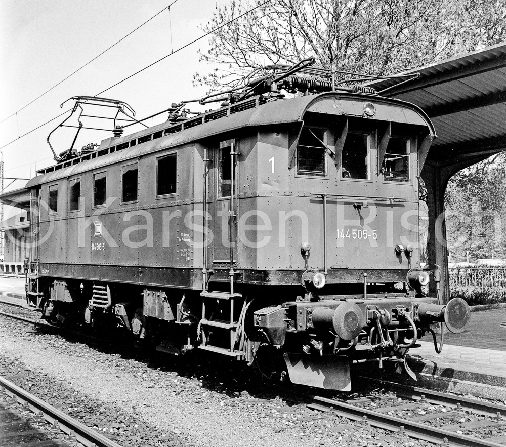 954 0,0 - 1979 66_KR66616