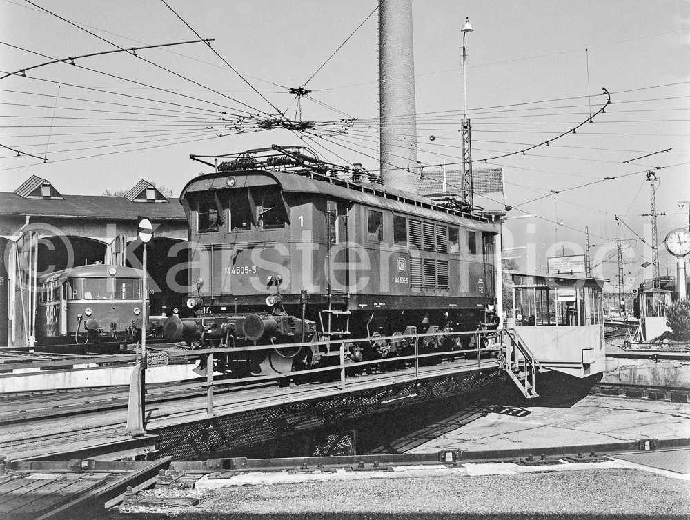 954 0  0,0 - 1979 70_KR66667