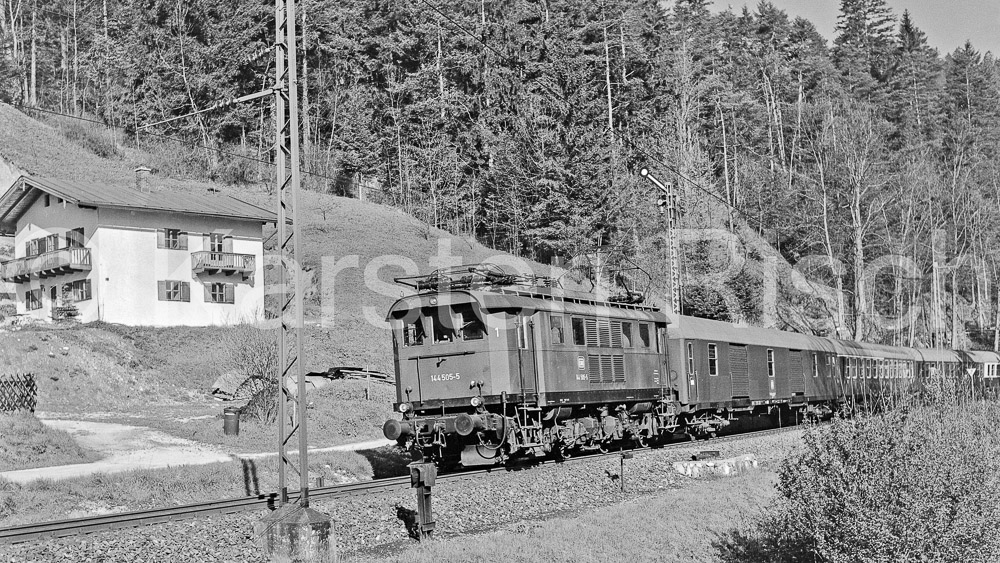 954 10,0 - 1979 67_KR66635