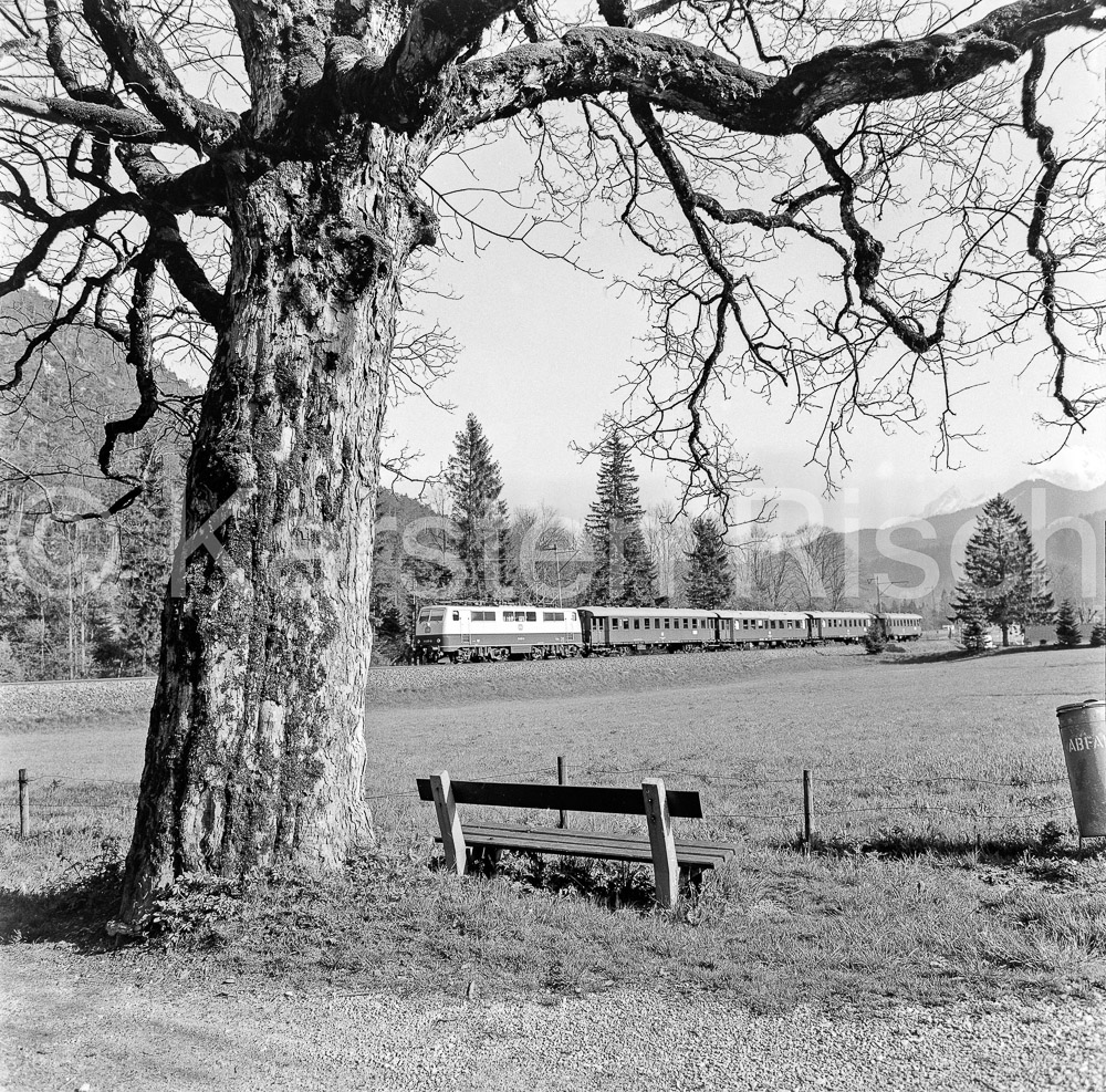 954 10,0 - 1979 71_KR66675