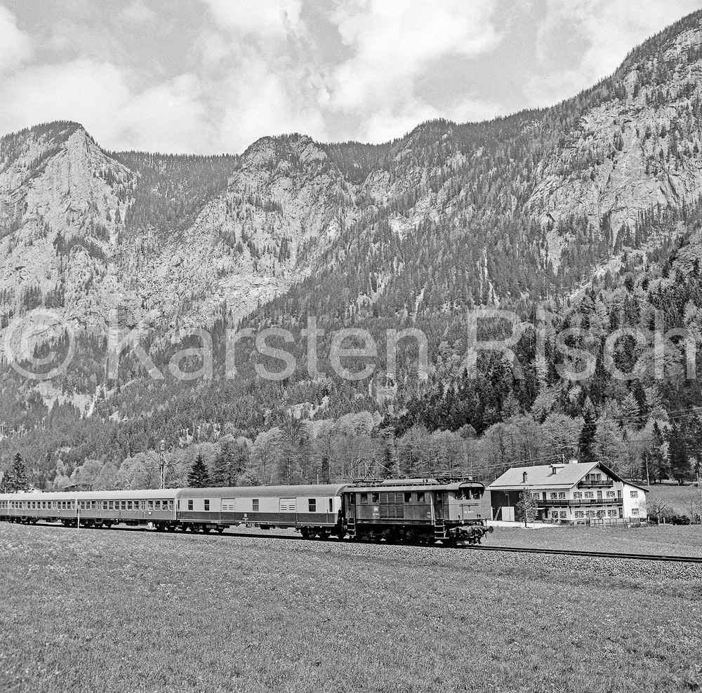 954 10,5 - 1978 83_KR34233