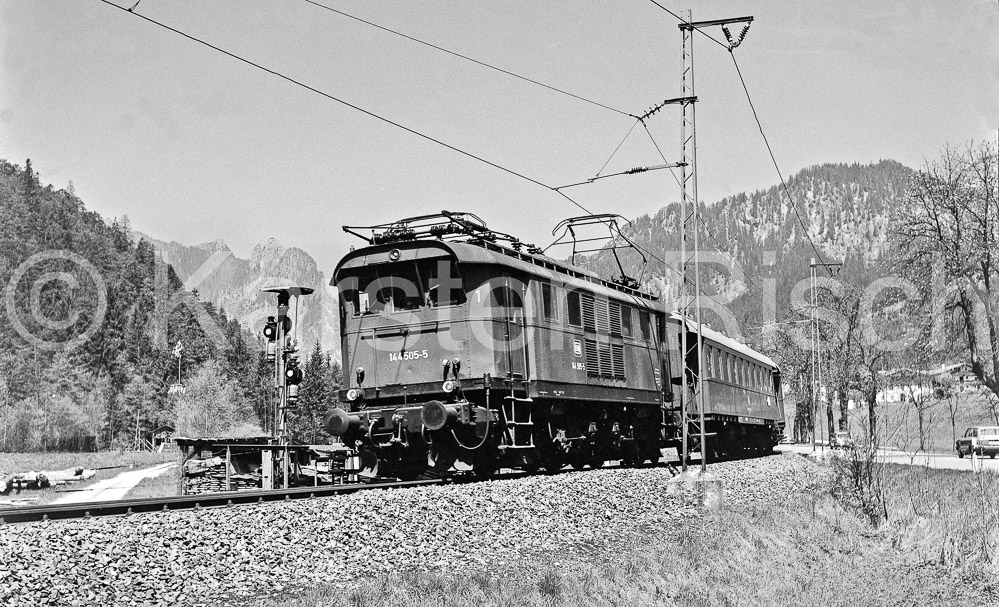 954 12,7 - 1979 68_KR66649