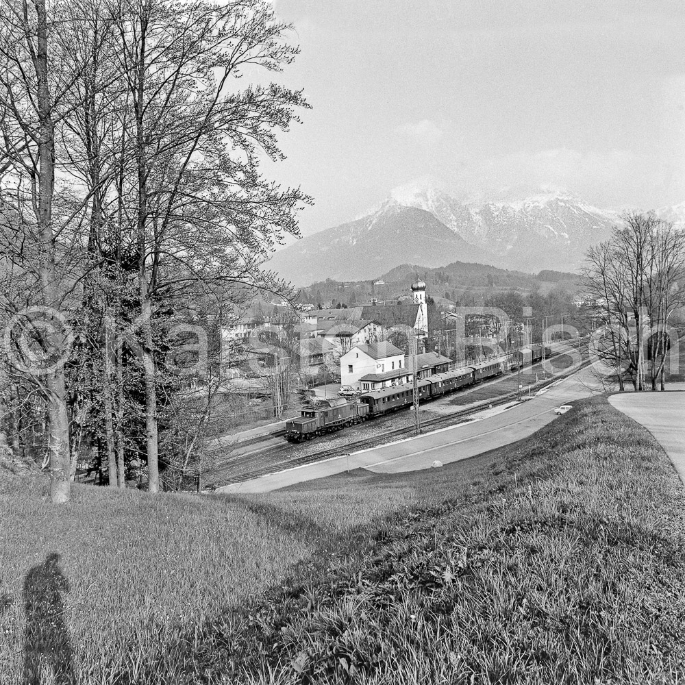 954 13,6 - 1979 66_KR66623