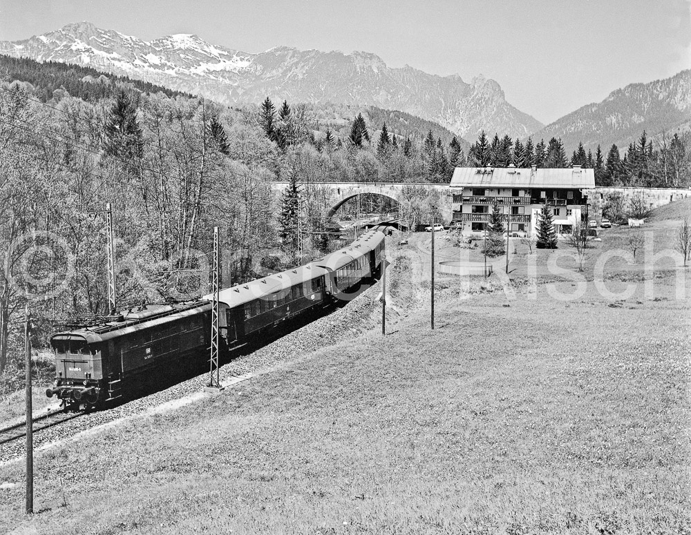 954 15,3 - 1979 68_KR66650