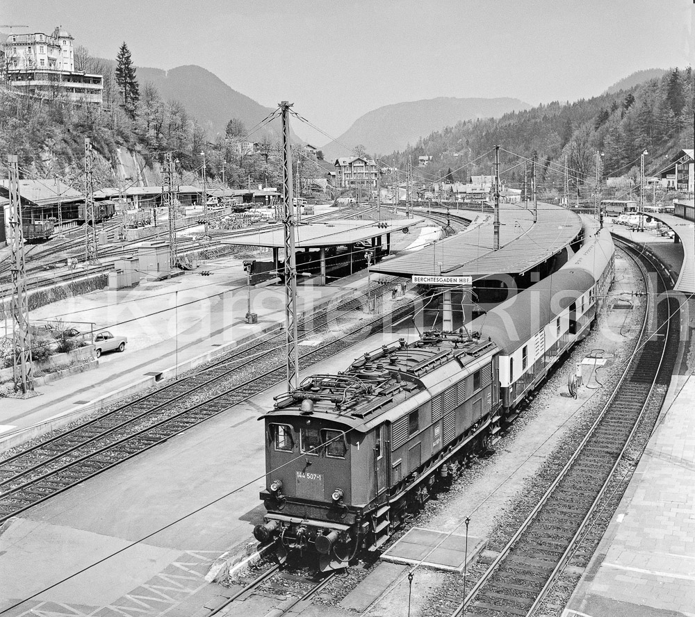 954 18,8 - 1979 64_KR66593