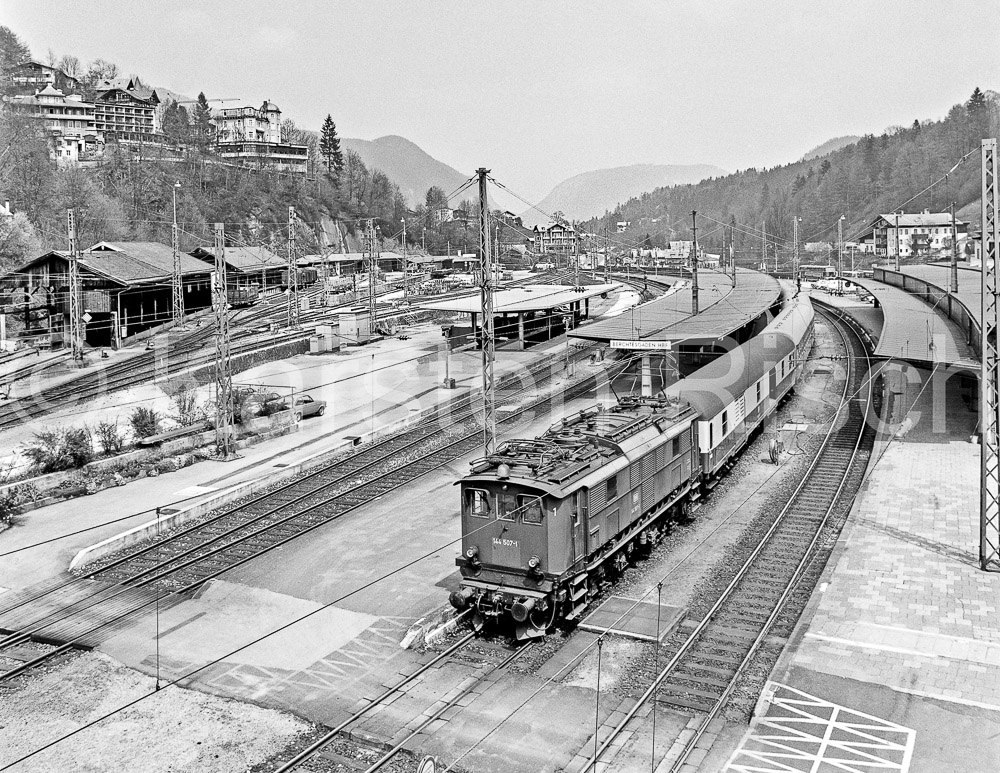 954 18,8 - 1979 65_KR66610