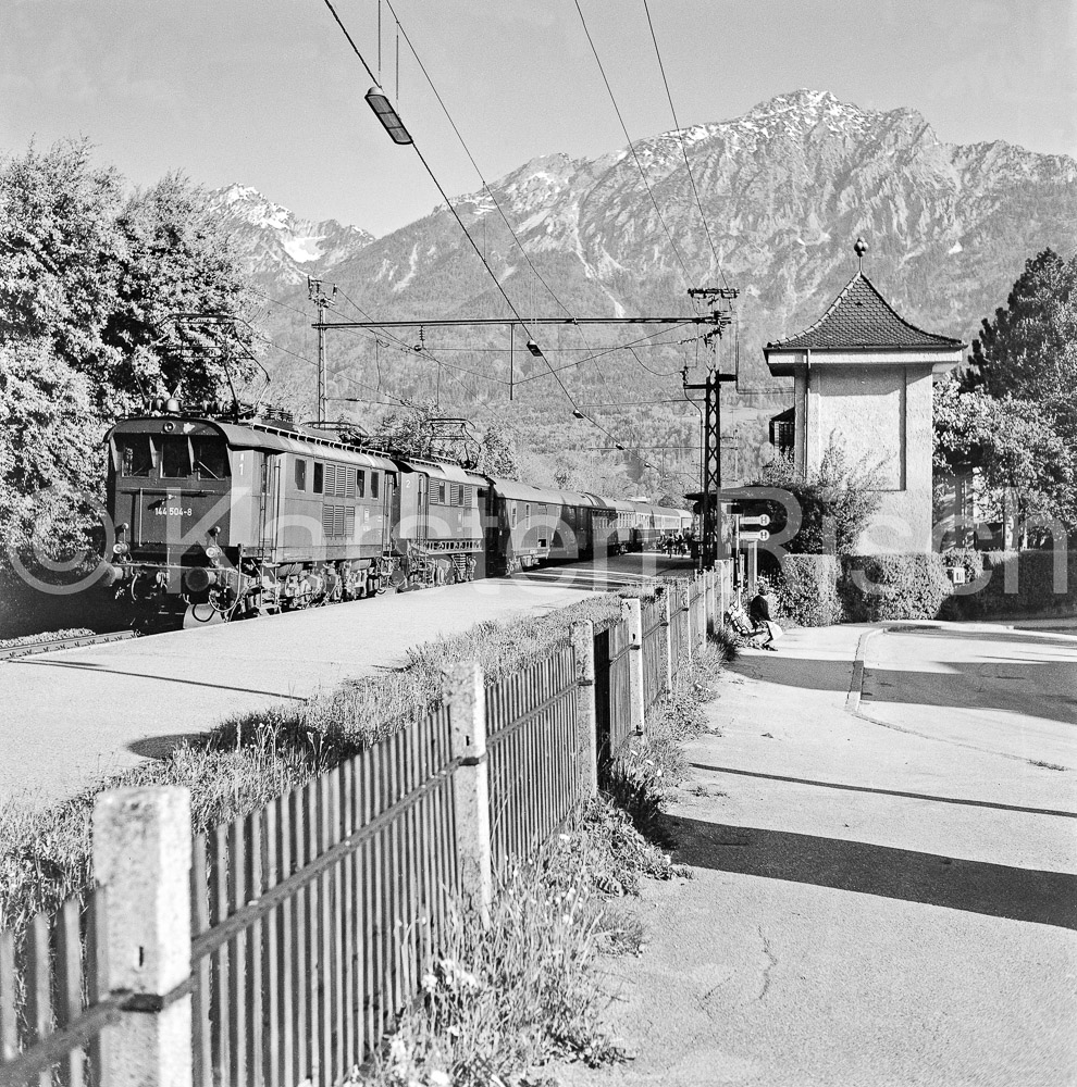 954 1,7 - 1979 72_KR66688