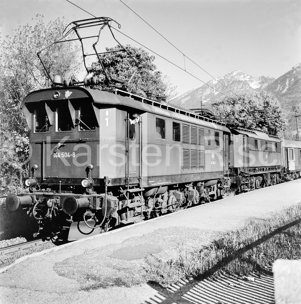 954 1,7 - 1979 72_KR66689