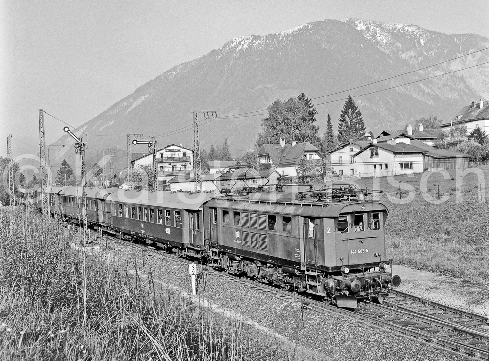 954 3,2 - 1979 70_KR66672