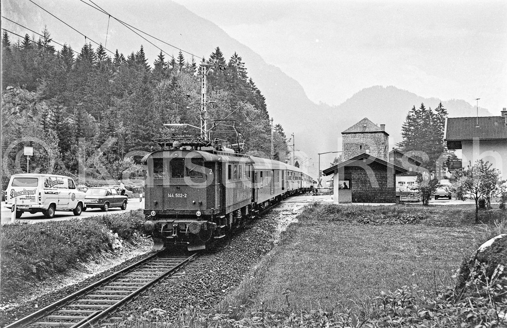 954 7,4 - 1977 58_KR62476