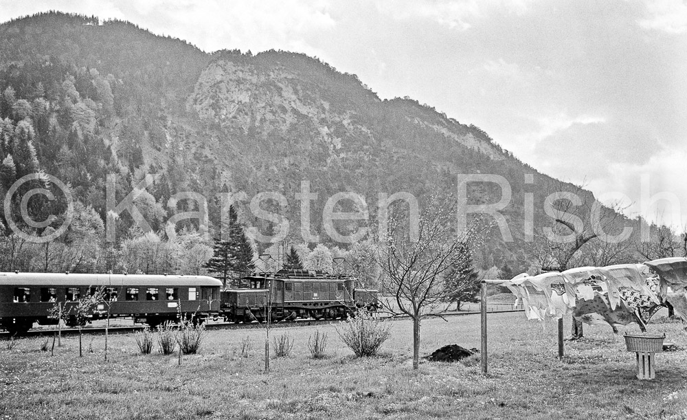 954 8,8 - 1978 102_KR24580