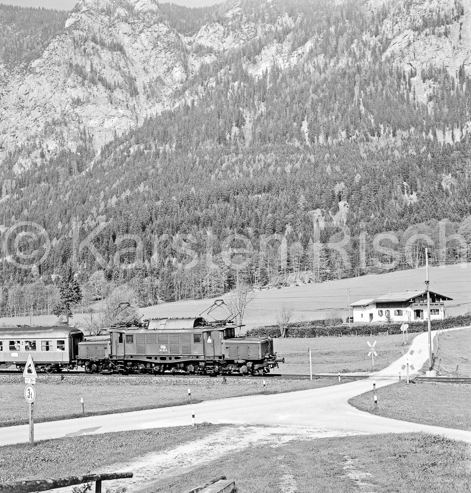 954 9,0 - 1979 67_KR66628