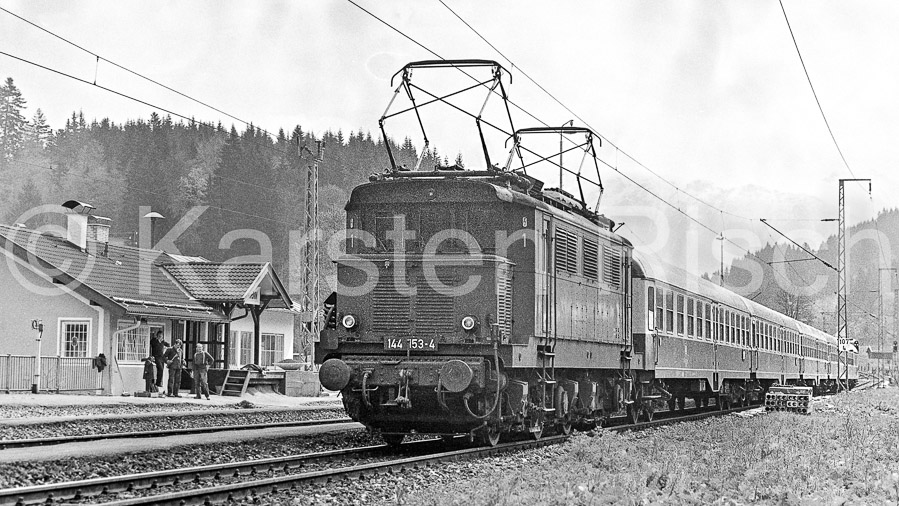 960 107,4 - 1978 97_KR64497