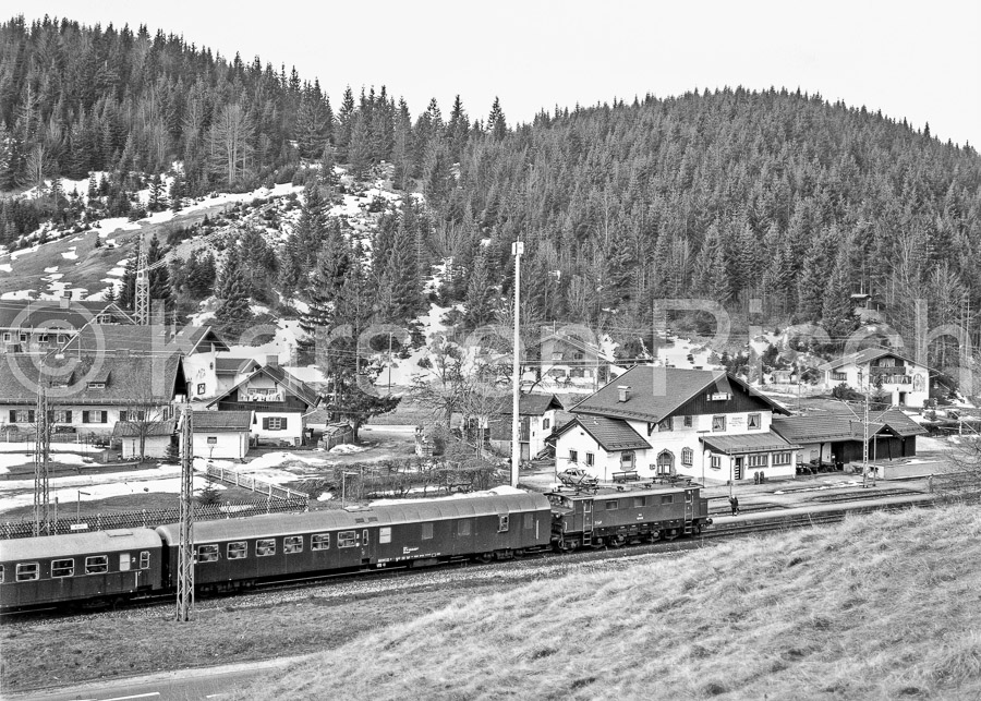 960 112,3 - 1979 24_KR96029