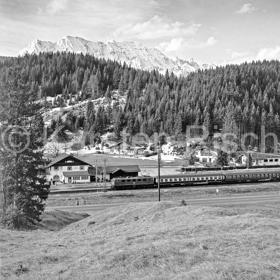 960 112,3 - 1979 26_KR96045