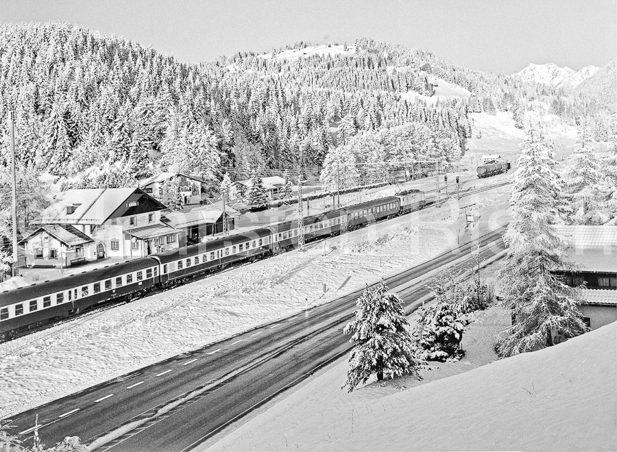 960 112,3 - 1979 29_KR96089