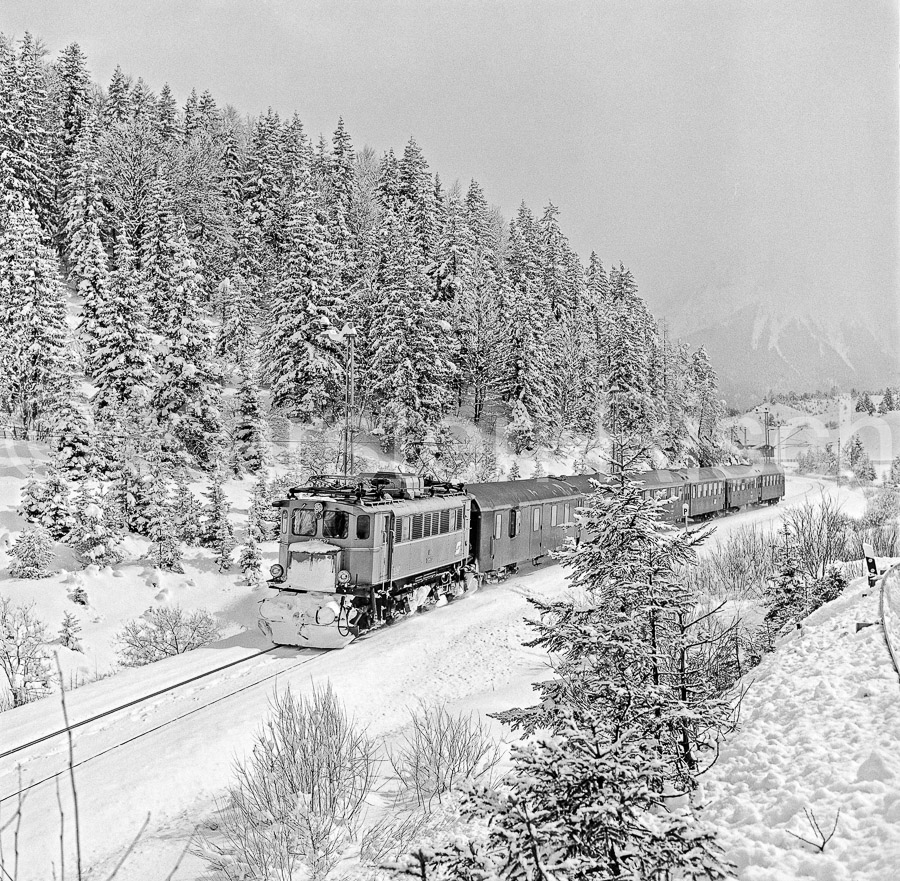 960 114,5 - 1978 29_KR93238