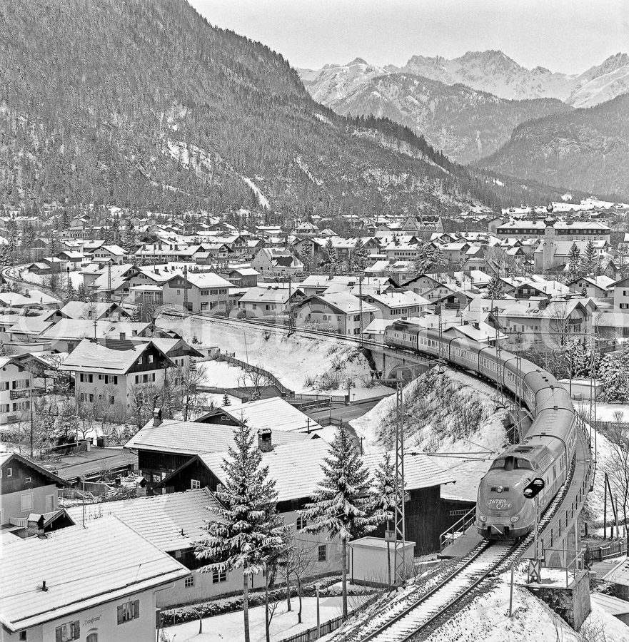 960 117,8 - 1979 32_KR96121