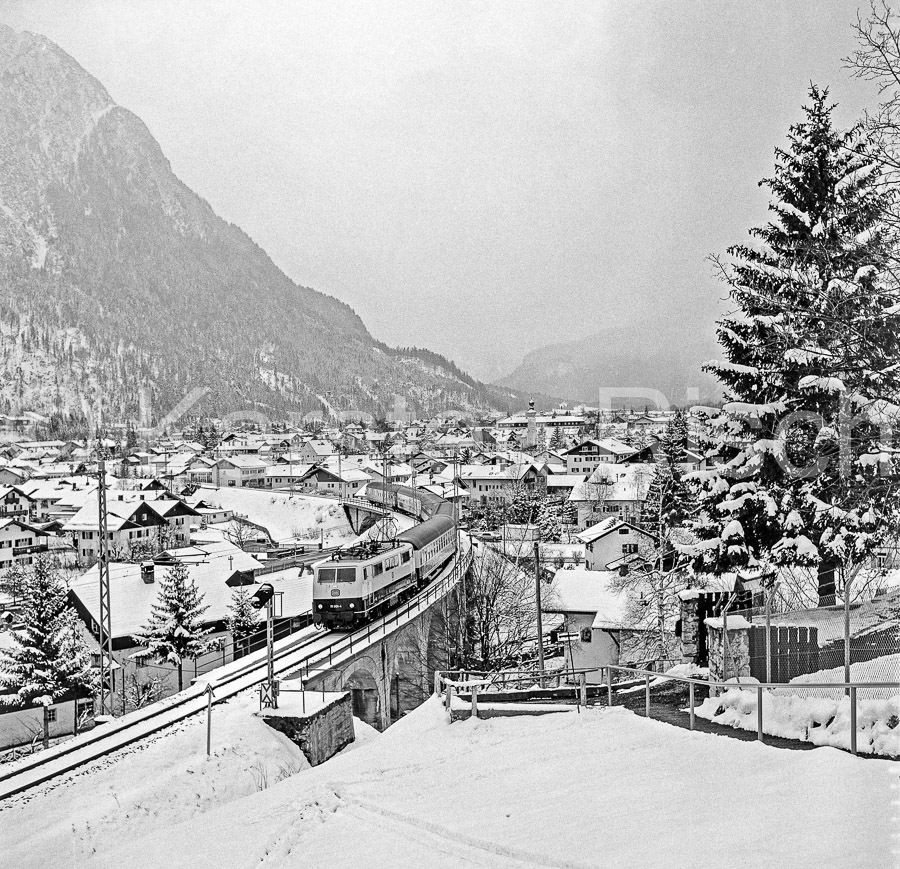 960 118,6 - - 1978 21_KR93012