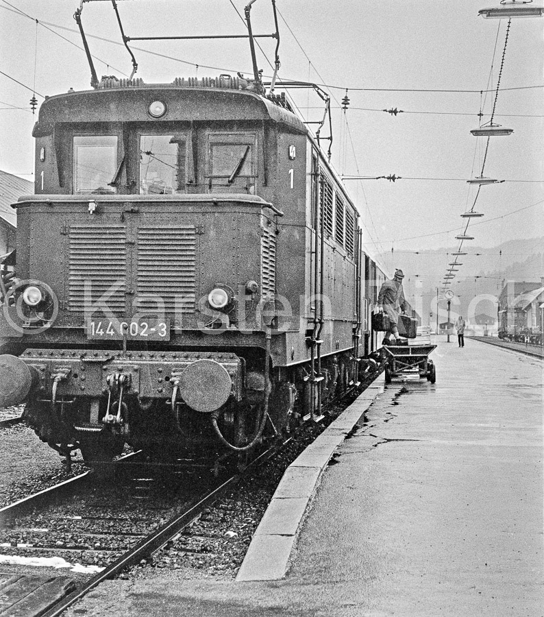 965 0,0 - 1978 25_KR93128