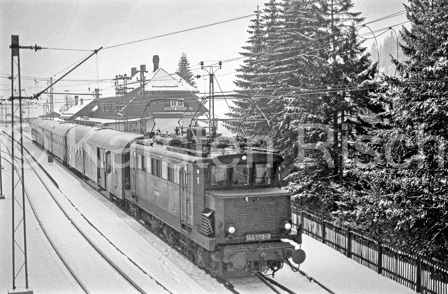 965 23,3 - 1978 25_KR93134