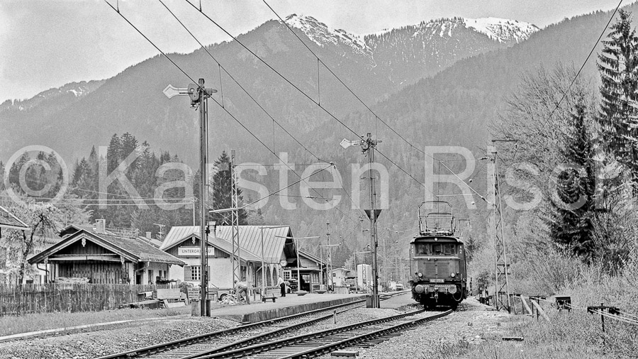 DB-Außerfernbahn-965 5,5 - 1978 111_KR74773