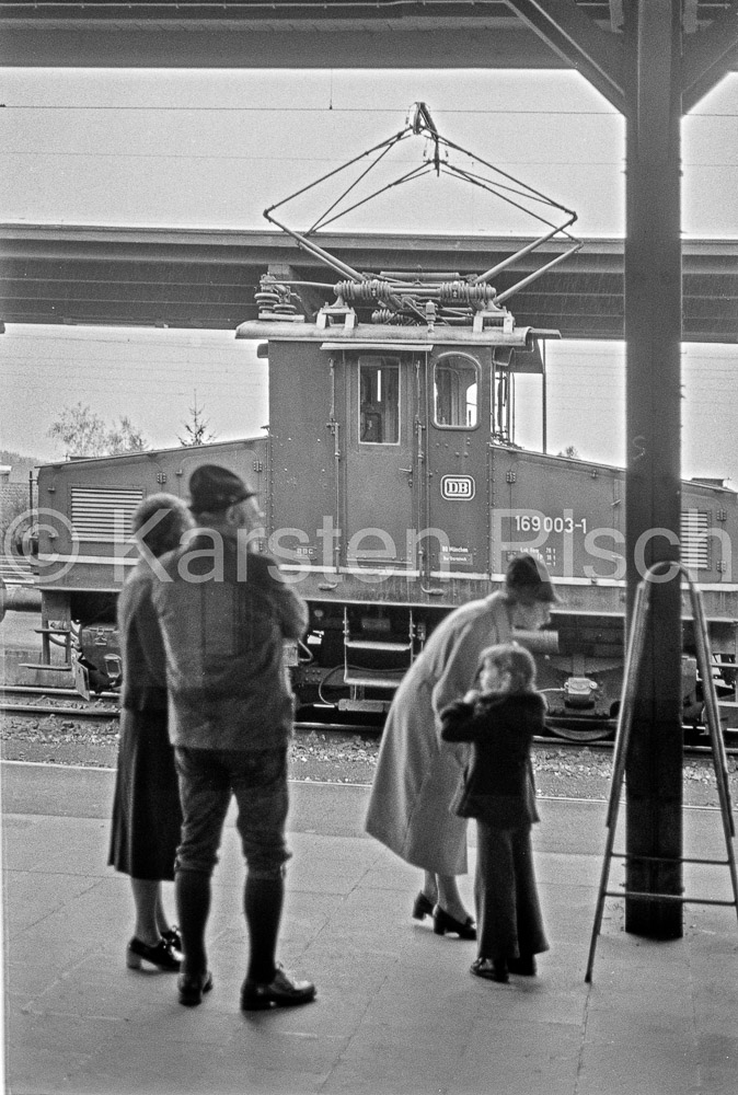 960 74,9 - 1978 104_KR24607