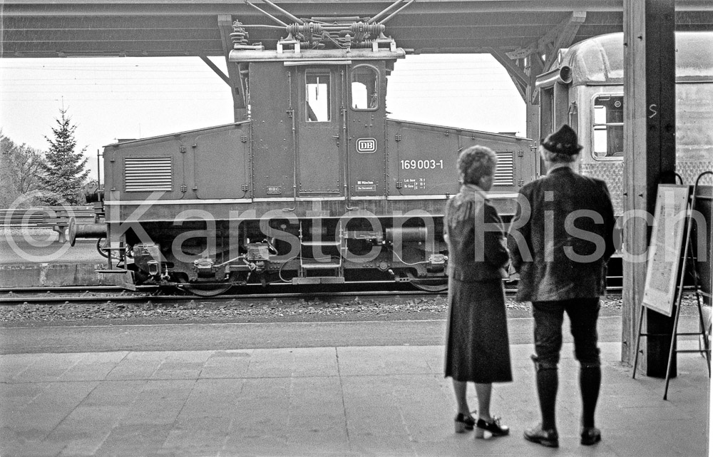 960 74,9 - 1978 104_KR24610