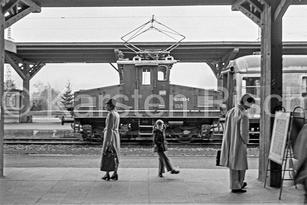 960 74,9 - 1978 104_KR24611