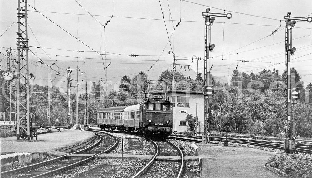 960 74,9 - 1978 107_KR74714