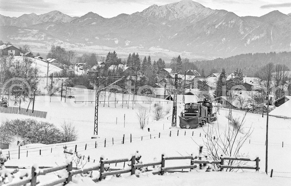 963 12,4 - 1980 11_KR39211