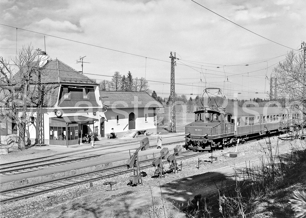 963 14,3 - 1979 27_KR96059