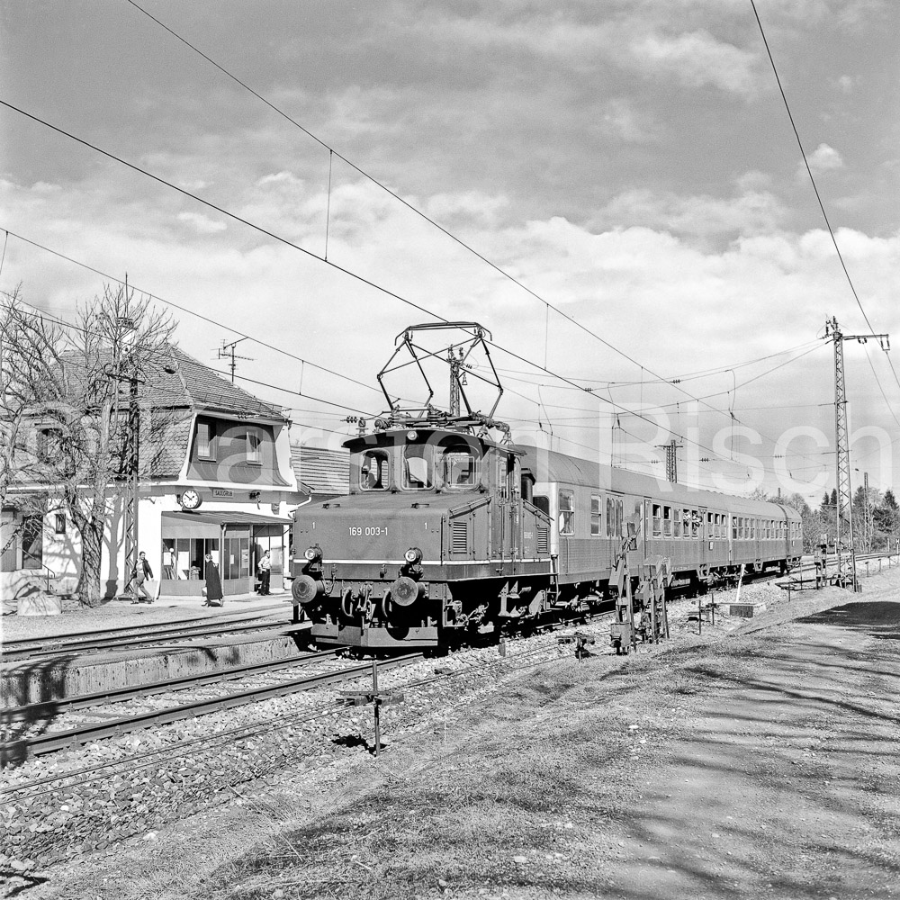 963 14,3 - 1979 27_KR96060