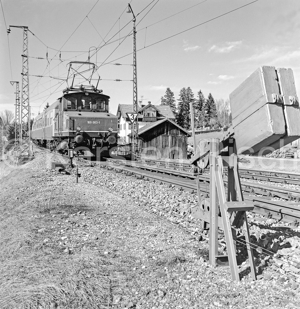 963 16,6 - 1979 27_KR96061