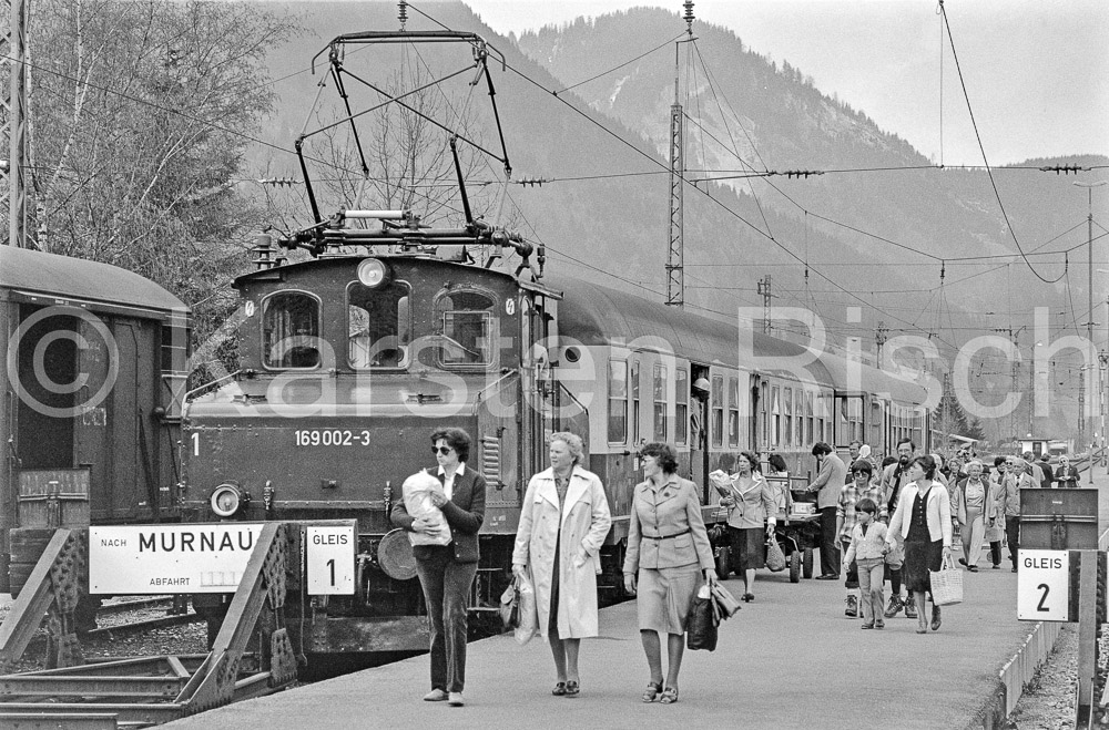 963 23,7 - 1980 46_KR60120